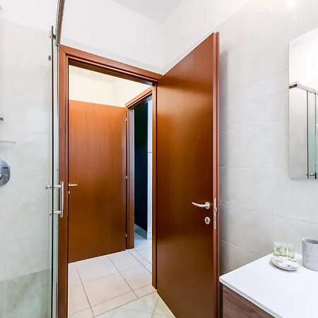아파트 Certosa Charm - Private Parking By Innstay *