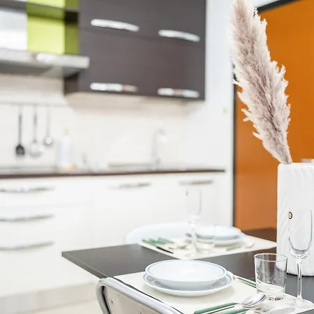 Апартаменты Certosa Charm - Private Parking By Innstay *